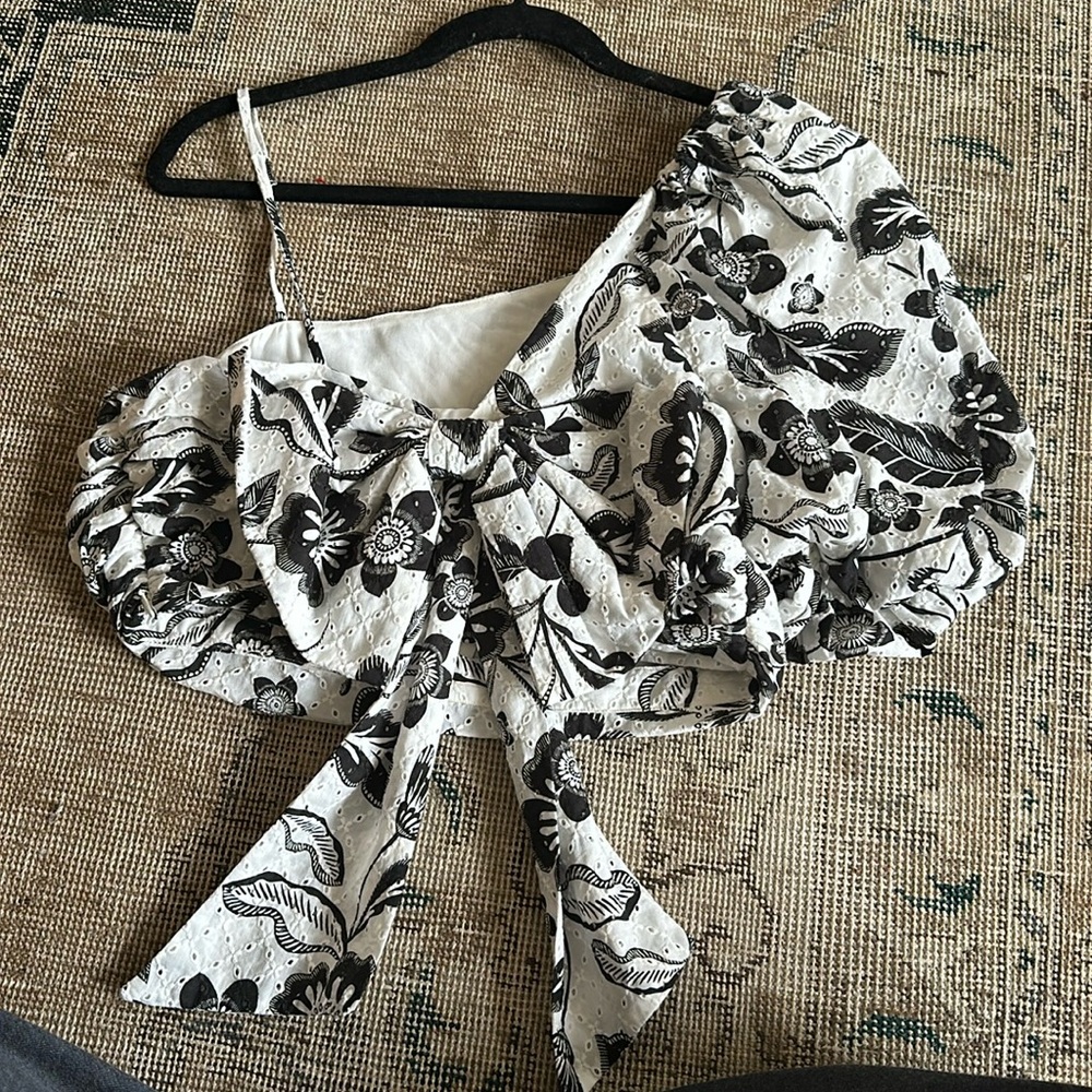 Maeve size 6 top